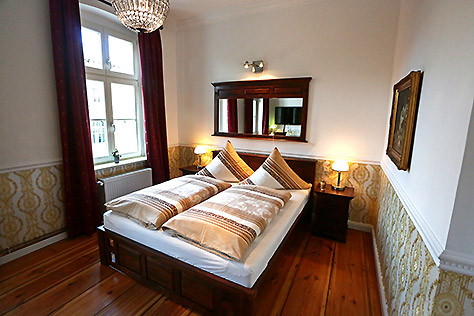Hotel Berlin standard room double bed