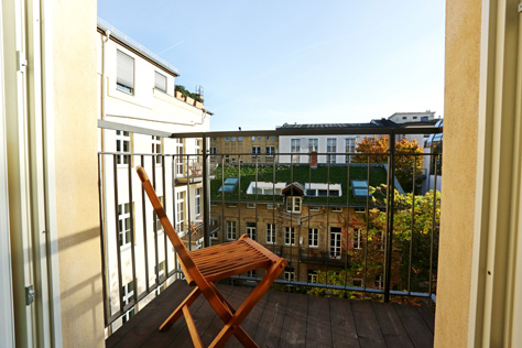 Apartment Hotel Berlin GARDEN LIVING - Blick in den grünen Innenhof